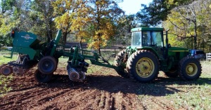 green_tractor_and_drill (1024x537)